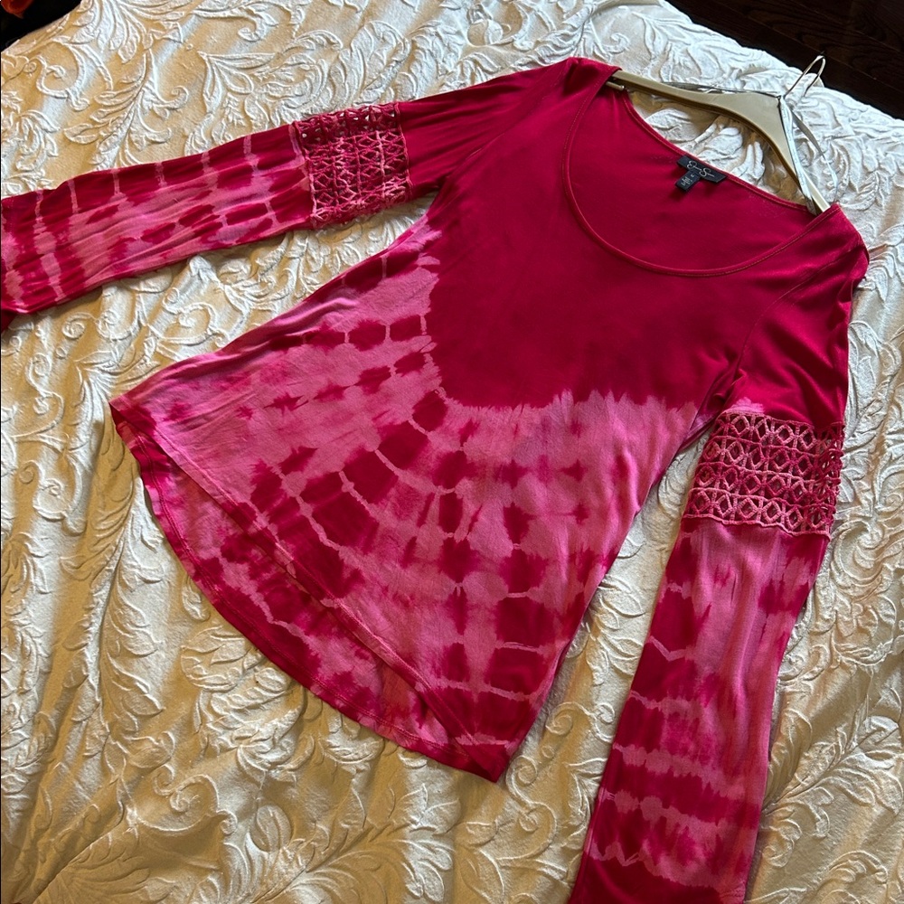 New Never Worn 2016 Jessica Simpson Tie-Dye Long Intricate Sleeve Top